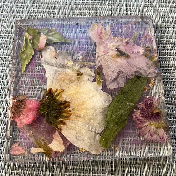 Handmade Pressed Flower Coaster Set and Holder Square Delicate - Picture 6 of 16